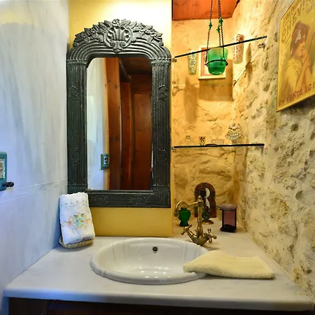 Viglatoras Traditionals Krousonas (Crete)